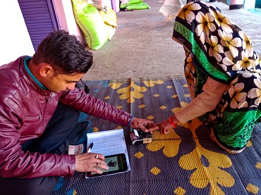 Person lending money to a woman in Asia