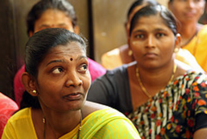 Can political empowerment help economic empowerment ? Women leaders and female labor force participation in India